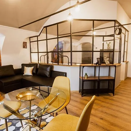 Dunakavics Xiii Lejlighedshotel 4*